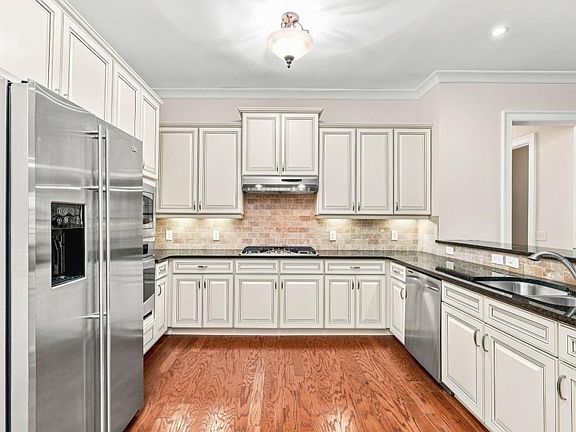 5th image of 351 Washington Ave NE Suite 209