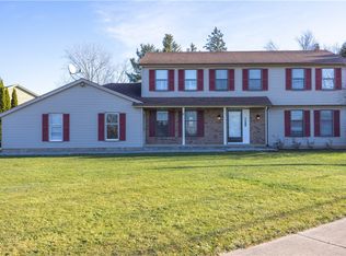 11 Old Country Rd, Rochester, NY 14612