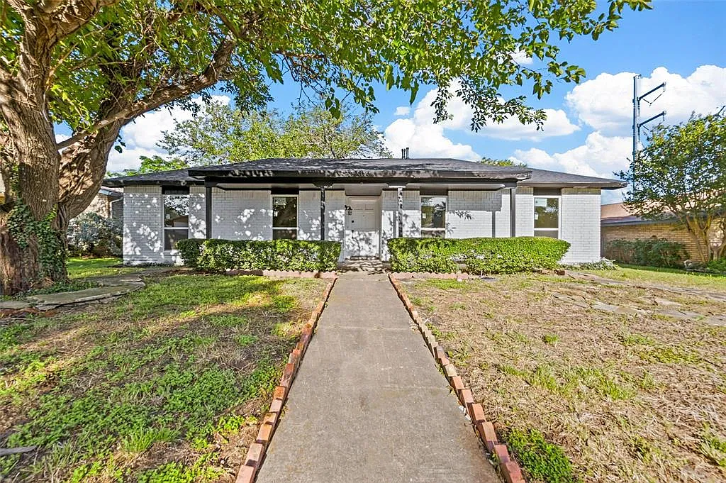 3 bed, 1911 sqft, $3,150 — Photo 1