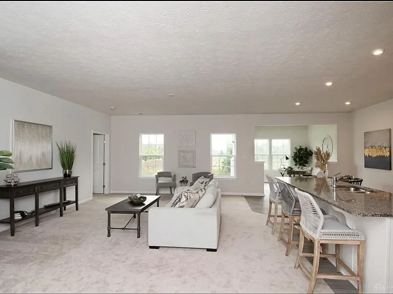 2125 Schmidt Dr — Photo 4