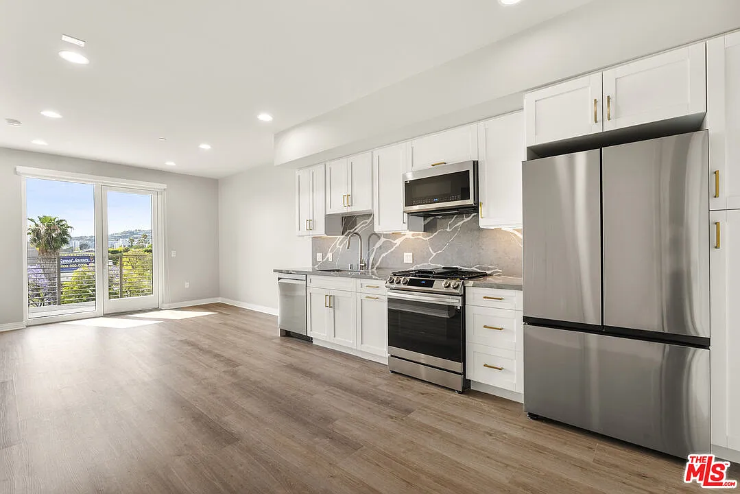 1 bed, 1.0 bath, 696 sqft, $3,495 — Photo 1