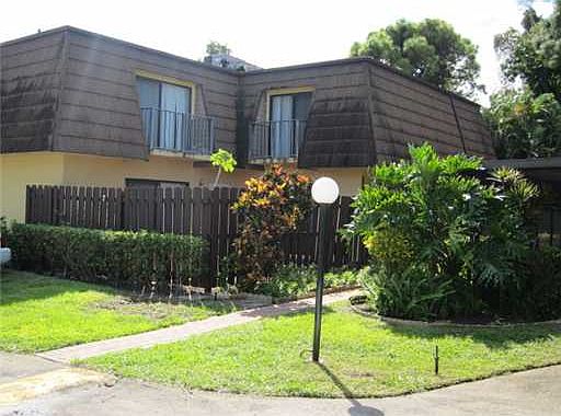 1st image of 4225 Turnberry Cir APT 7