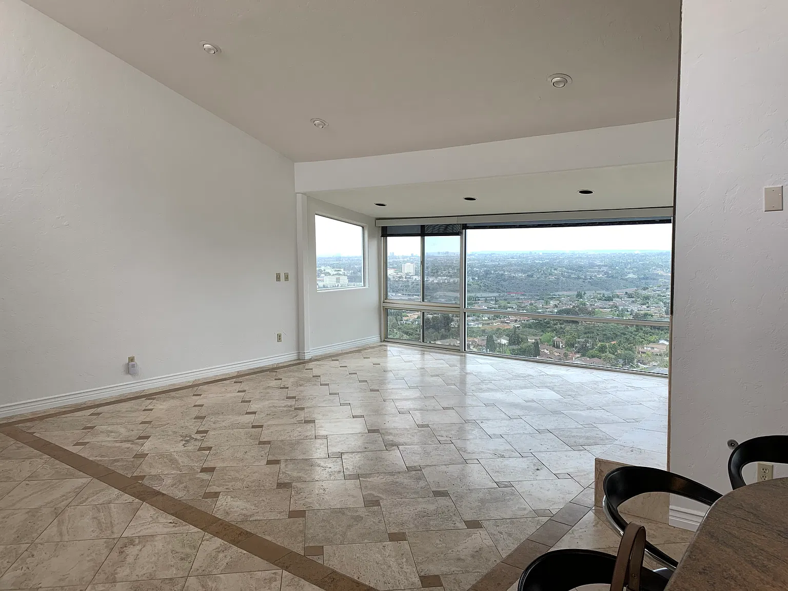 2 bed, 2.5 bath, 1743 sqft, $5,500 — Photo 2