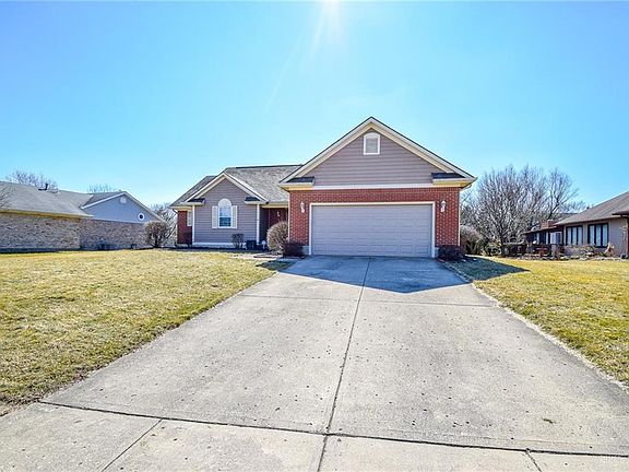 3rd image of 1512 Brook Park Dr