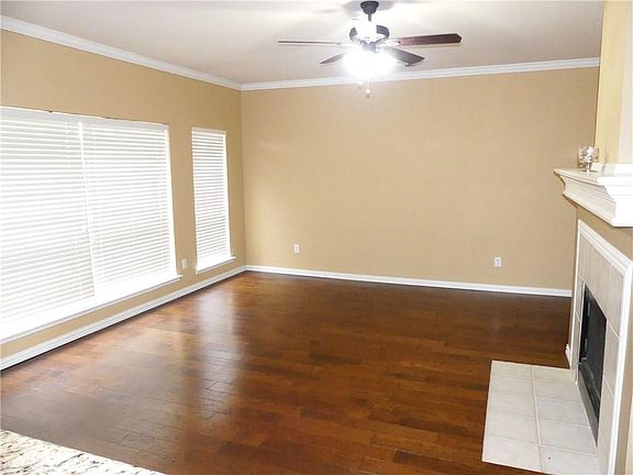 2nd image of 1286 Bradford Dr
