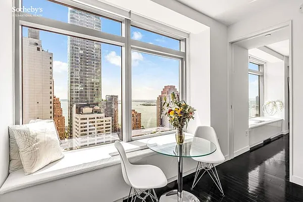 Rented by Sotheby's International Realty | media 1