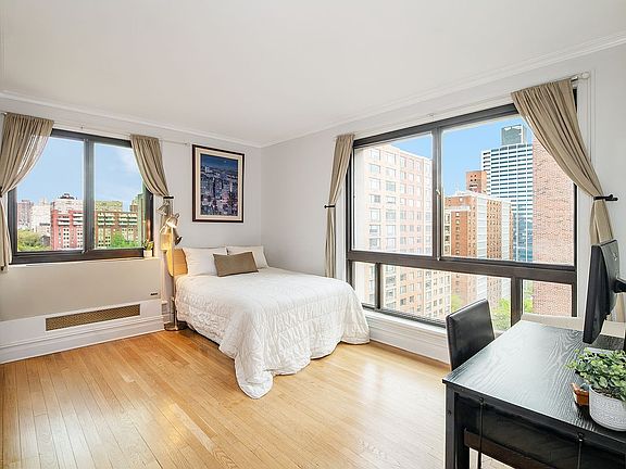 4th image of 203 W 90th St #Penthouse E