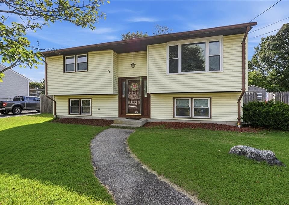 1st image of 25 Oakridge Ct