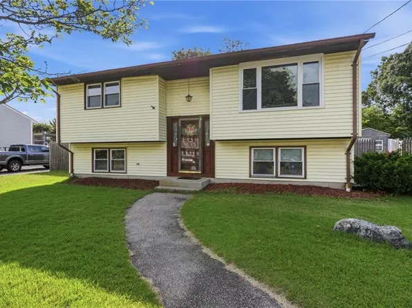 25 Oakridge Ct, Warwick, RI 02886