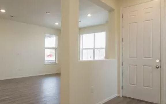 5th image of 9790 Meeker St