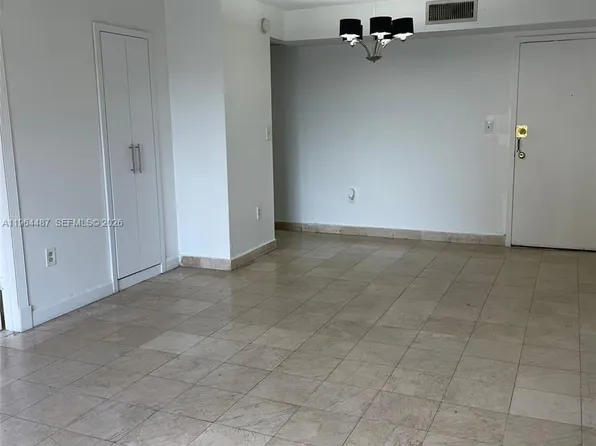 4721 NW 7th St APT 305-12, Miami, FL 33126