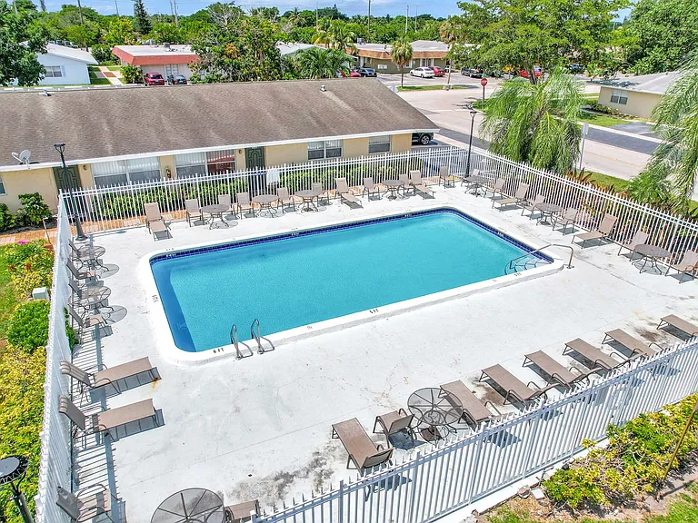 Waterford Villas - 551 Kathy Ct Margate, FL 33068 — Photo 47