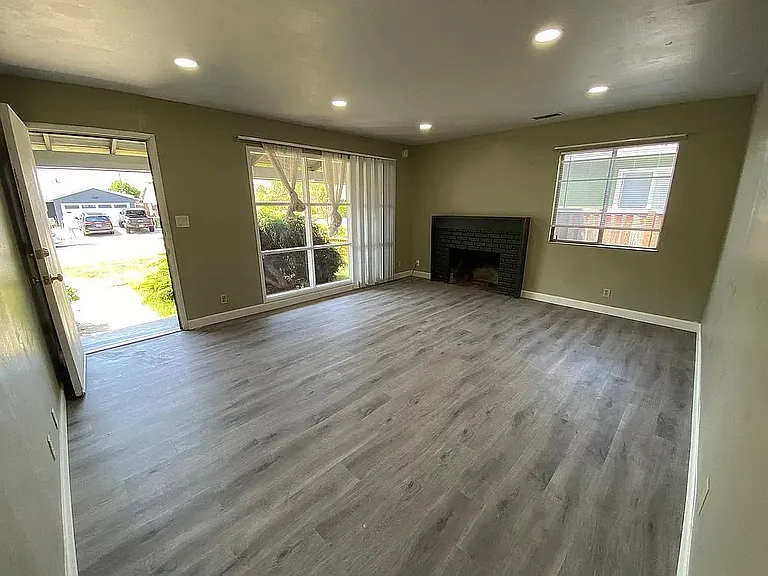40552 Verne St — Photo 7