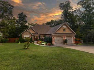 24 Granshire Dr, Bella Vista, AR 72714