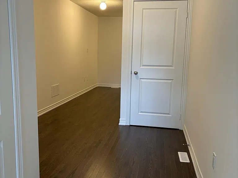 504 Littlewood Ln — Photo 3