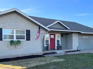 5904 Stonewall St, Greenville, TX 75402