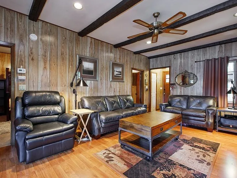 137 Lakeview Ave — Photo 4
