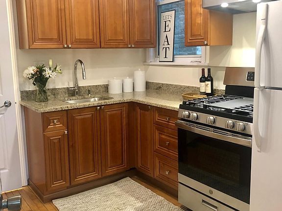 2nd image of 2651 N Wilton Ave APT 1R
