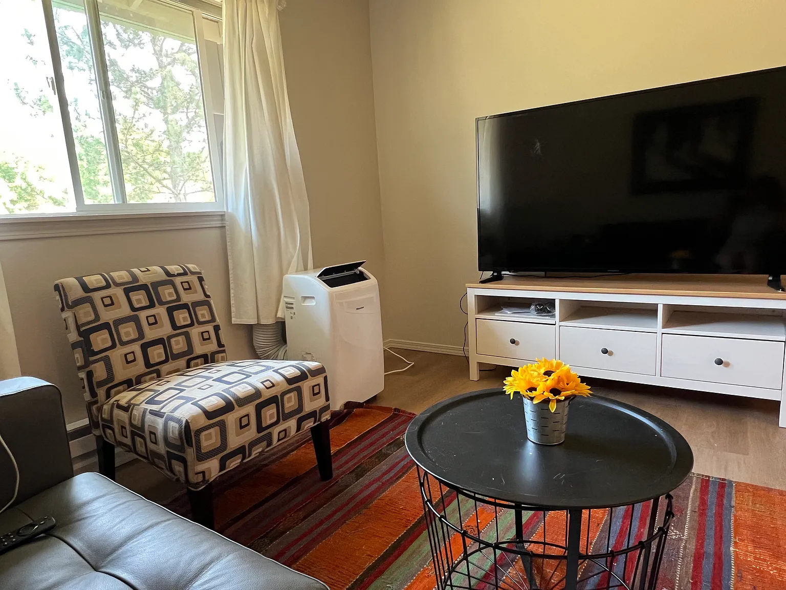 1 bed, 1000 sqft, $1,750 — Photo 3