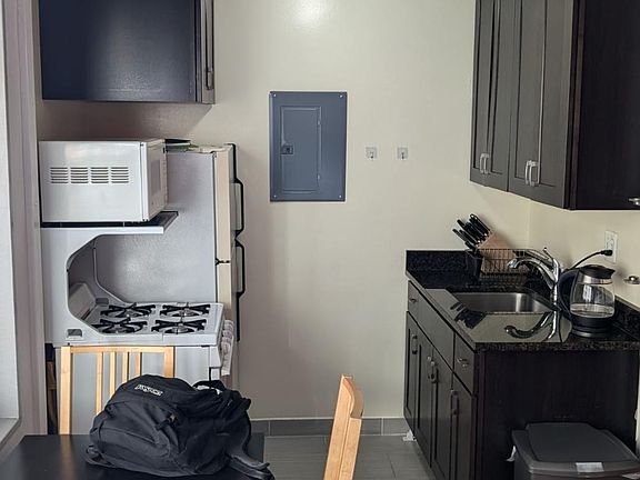 2nd image of 940 25th St NW #208