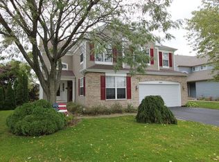 2200 N Aster Pl, Round Lake Beach, IL 60073