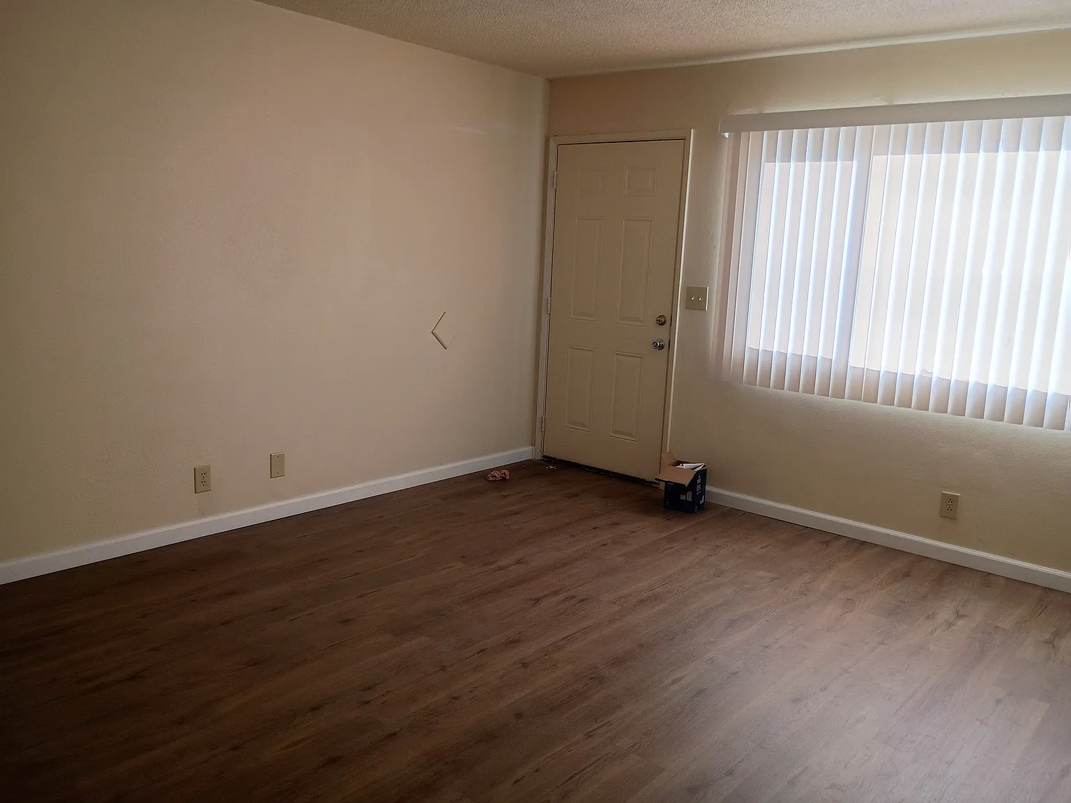 3 bed, 1090 sqft, $2,800 — Photo 4