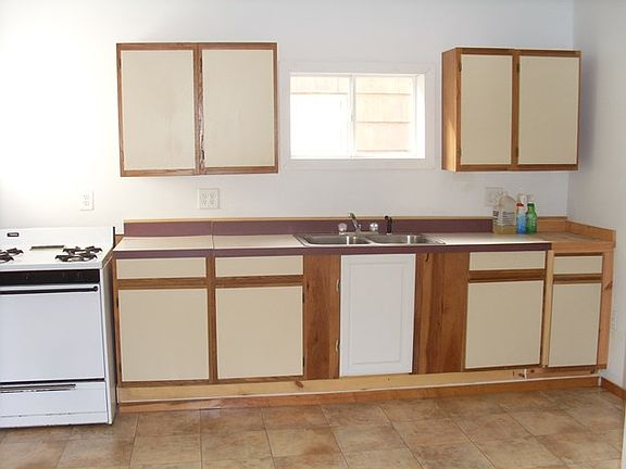 3rd image of 223 N Drake St