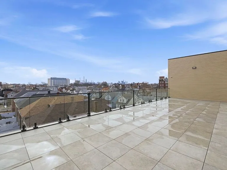 8800 John F. Kennedy Blvd — Photo 10