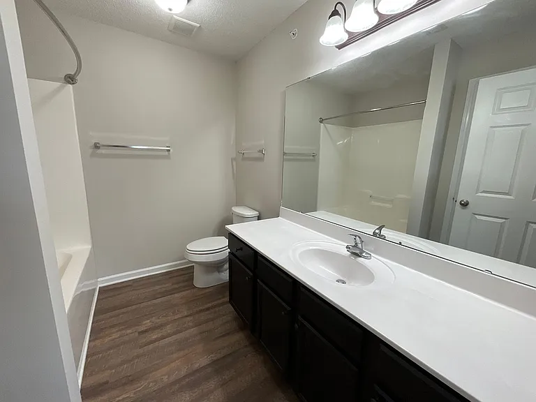 Meridian Park Apartments — Photo 247