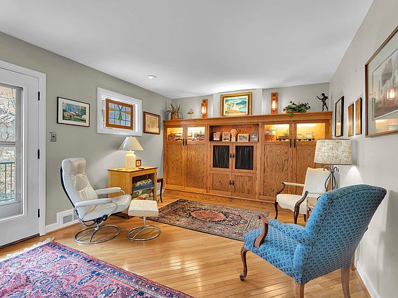 4th image of 211 Beechwood Dr