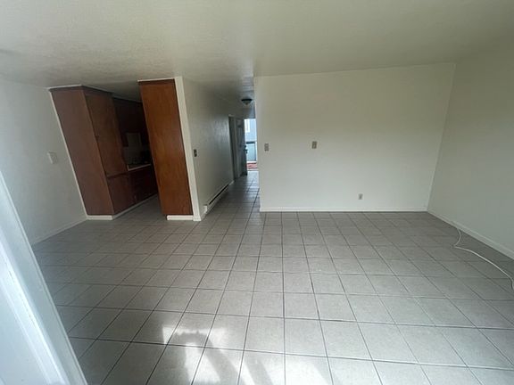4th image of 2011 Stanton Ave APT B