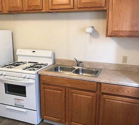 2nd image of 1340 Eastview Ave APT B