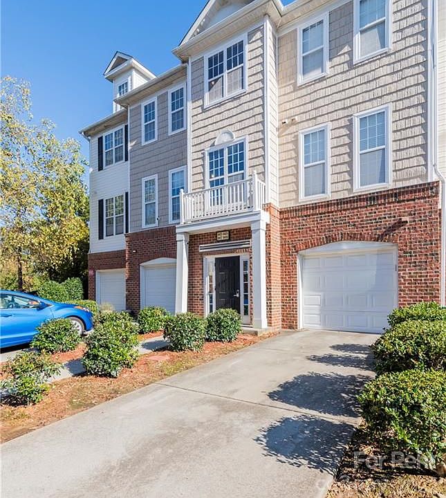 1st image of 6423 Park Pond Dr