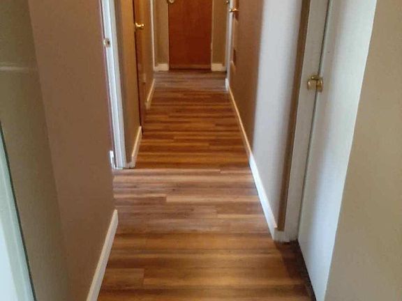 Hallway to bedrooms
