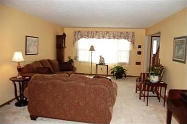 3rd image of 30316 Manhasset Dr
