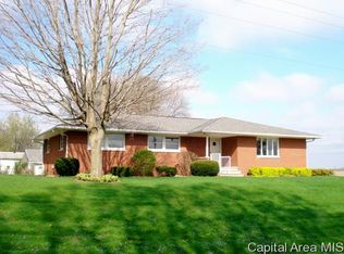 318 N Main St, Rio, IL 61472