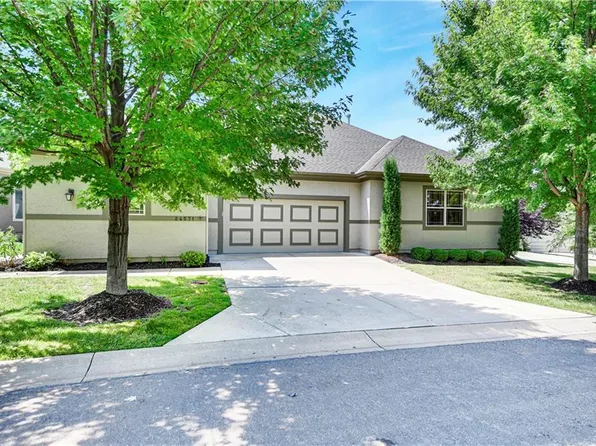 24571 W 110th St, Olathe, KS 66061