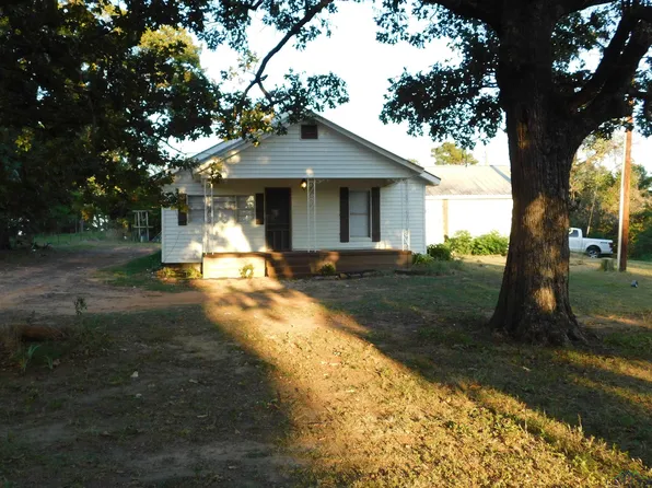 1065 White Fir Rd, Gladewater, TX 75647