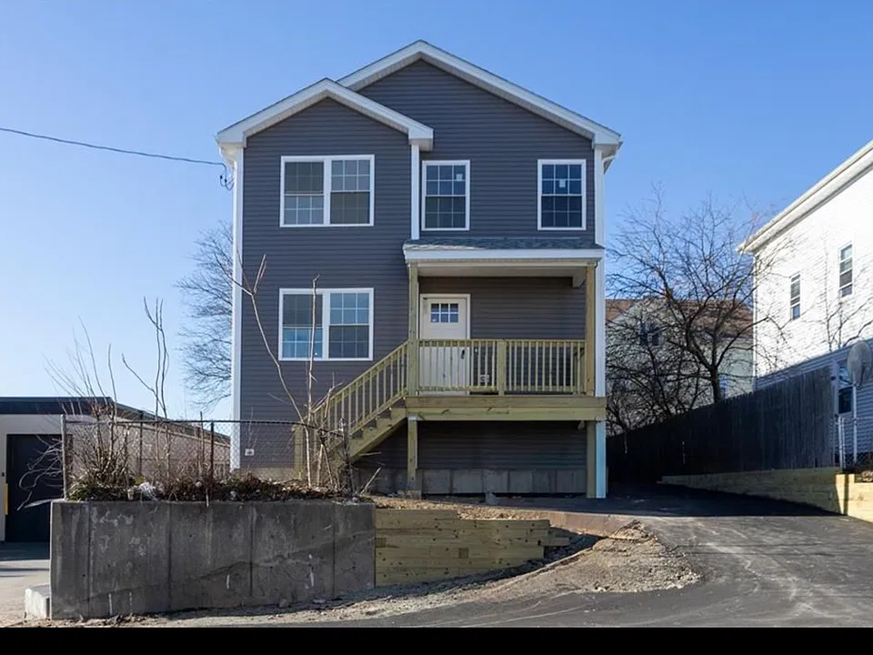 14 Robin St #1