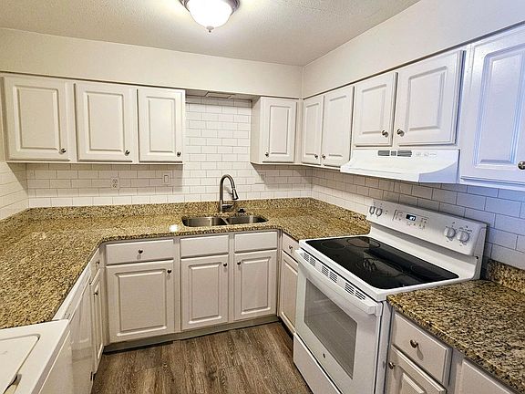 3rd image of 1624 S Cascade Ave #1624SA