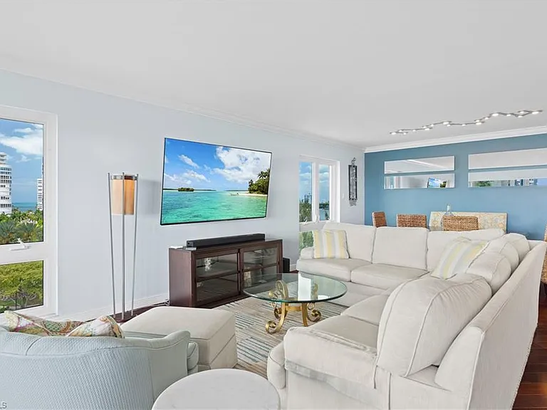 250 Park Shore Dr #803 — Photo 15