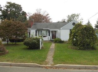 69 Denison Rd, Middletown, CT 06457