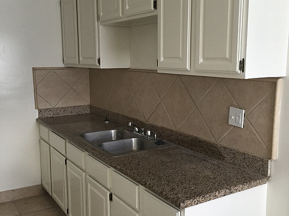 4th image of 5414 Willowcrest Ave