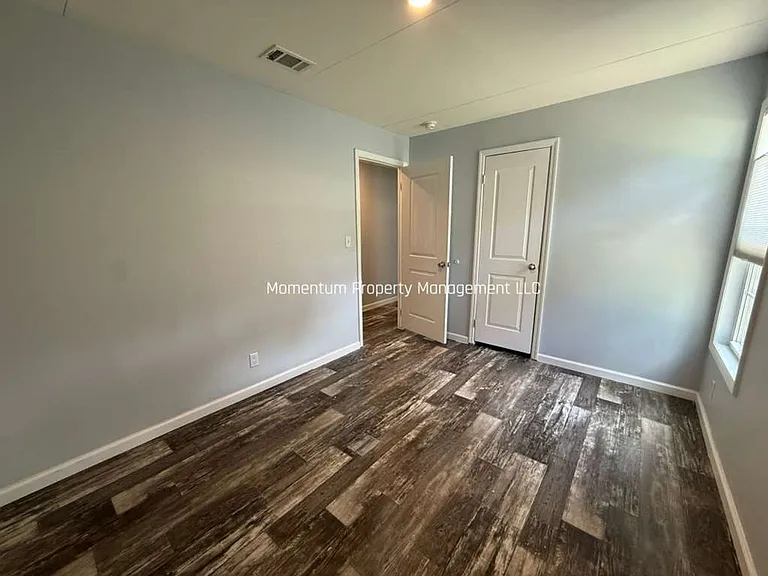 7040 Hilton Dr — Photo 5