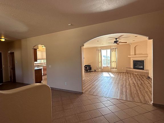 2nd image of 4761 N Grandview Rd