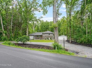 18 Bancker Ave, Glenville, NY 12302