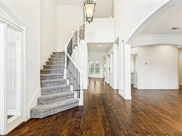 1716 Winding Hollow Ln — Photo 7