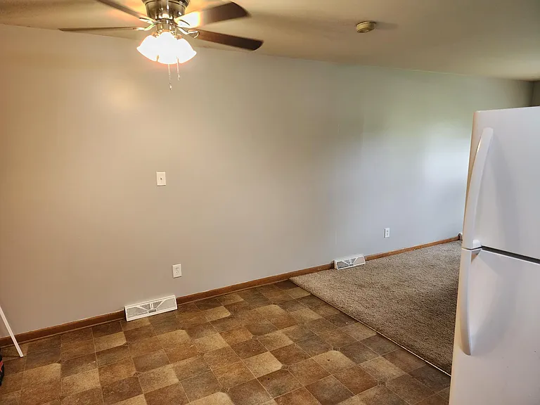 929 Autumn Ct — Photo 4