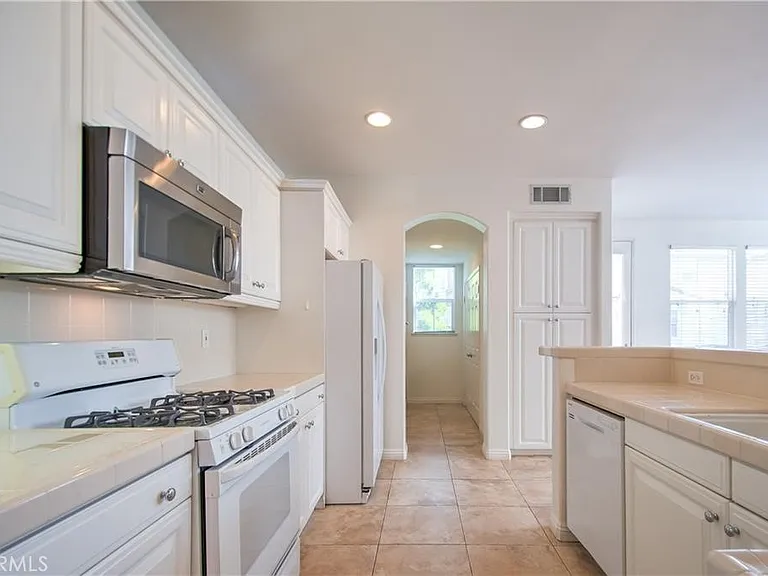 8 Silvermaple — Photo 12