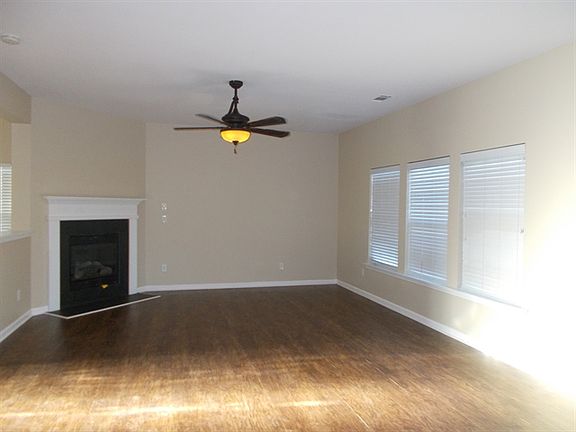 3rd image of 105 Silverspring Pl